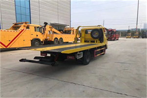 燕山非事故拖车